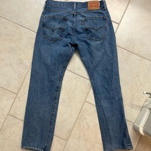 Mens levis